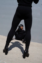 Load image into Gallery viewer, Essential Ribbed Legging - Black
